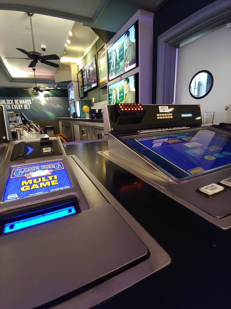 Harrah's Las Vegas | Strip Blackjack | Sportsbook | Shows